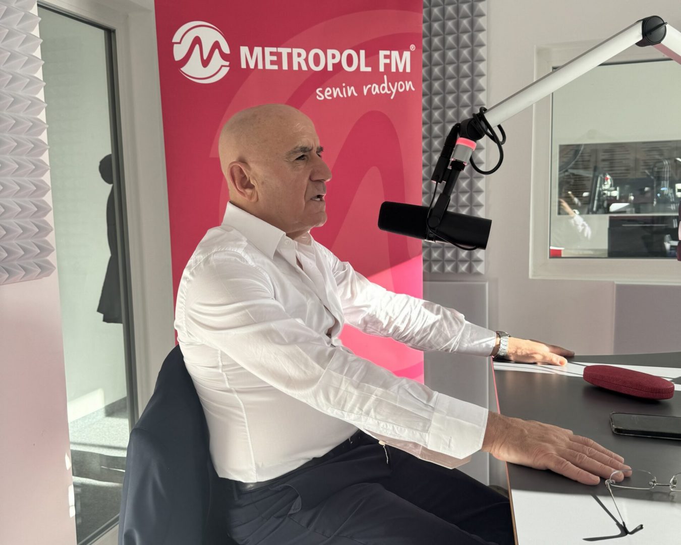 Metropol-FM-scaled.jpg